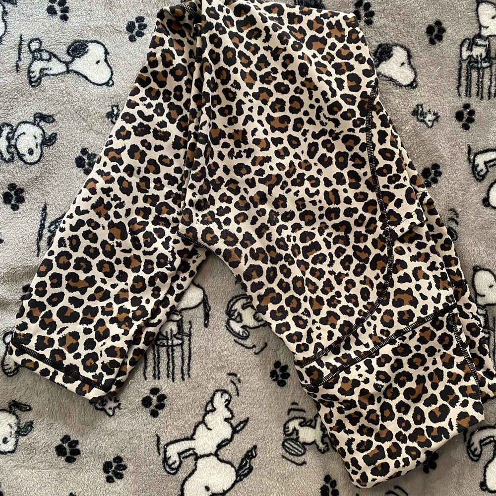 3/$21 Leopard Print Leggings M